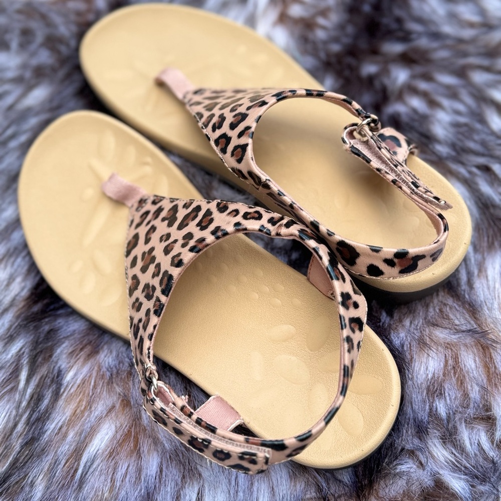 Utenag Leopard Print Sandals with Tan Soles size 8